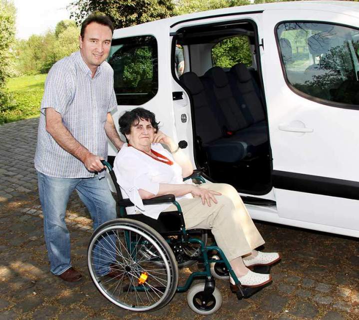 Door-to-Door Transportation Services Miami-Dade